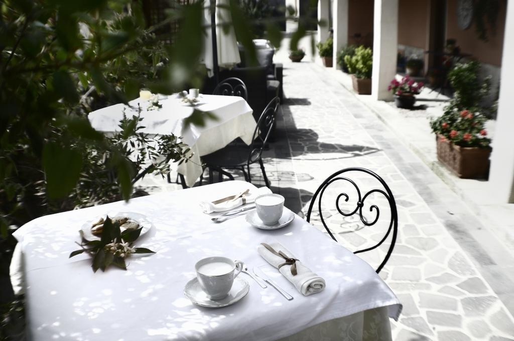 Il Giardino Degli Aranci Bed & Breakfast Mores ภายนอก รูปภาพ